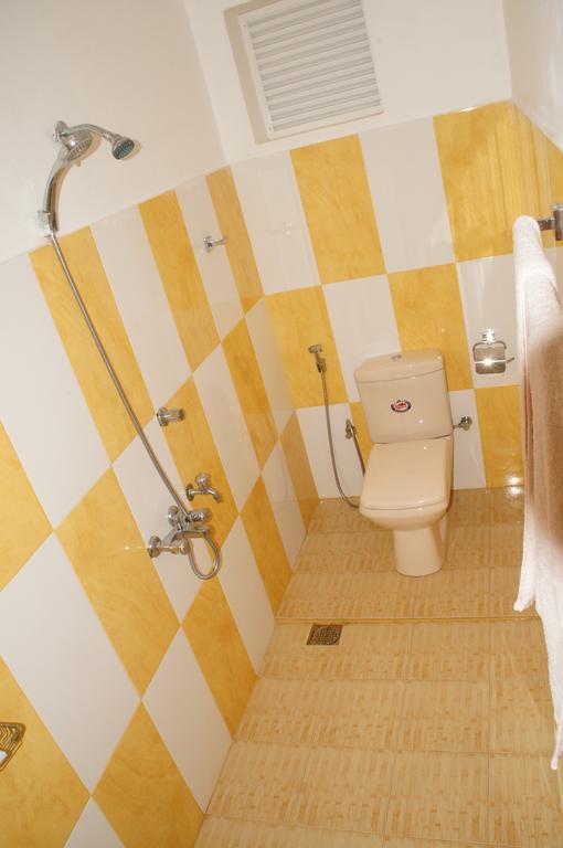 Ritas Hotel Hikkaduwa Zimmer foto