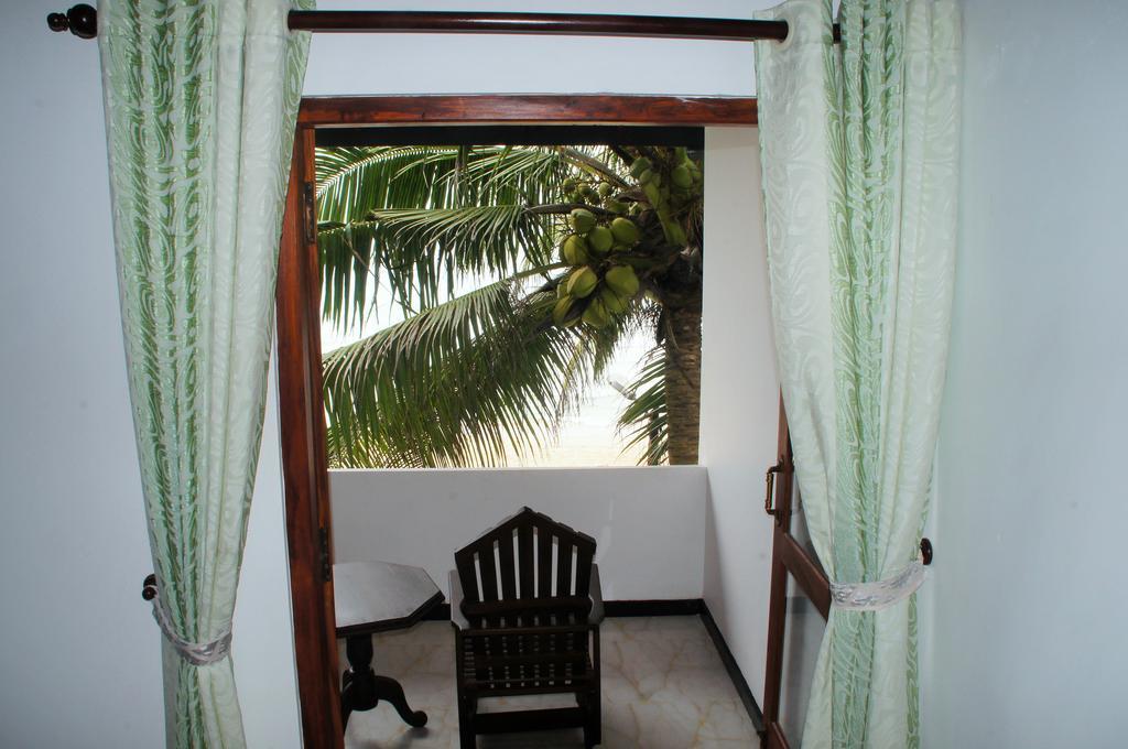 Ritas Hotel Hikkaduwa Zimmer foto