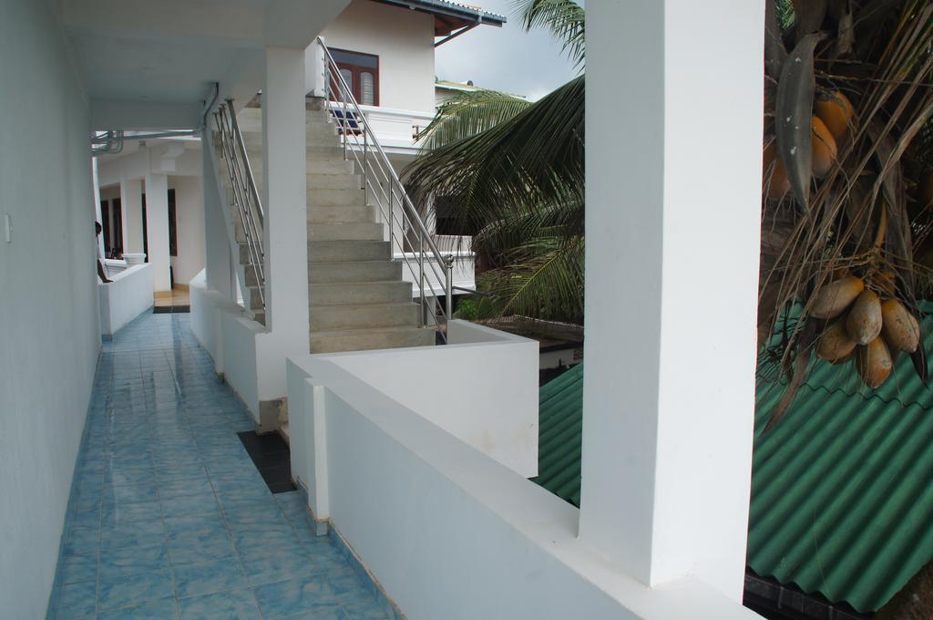 Ritas Hotel Hikkaduwa Zimmer foto